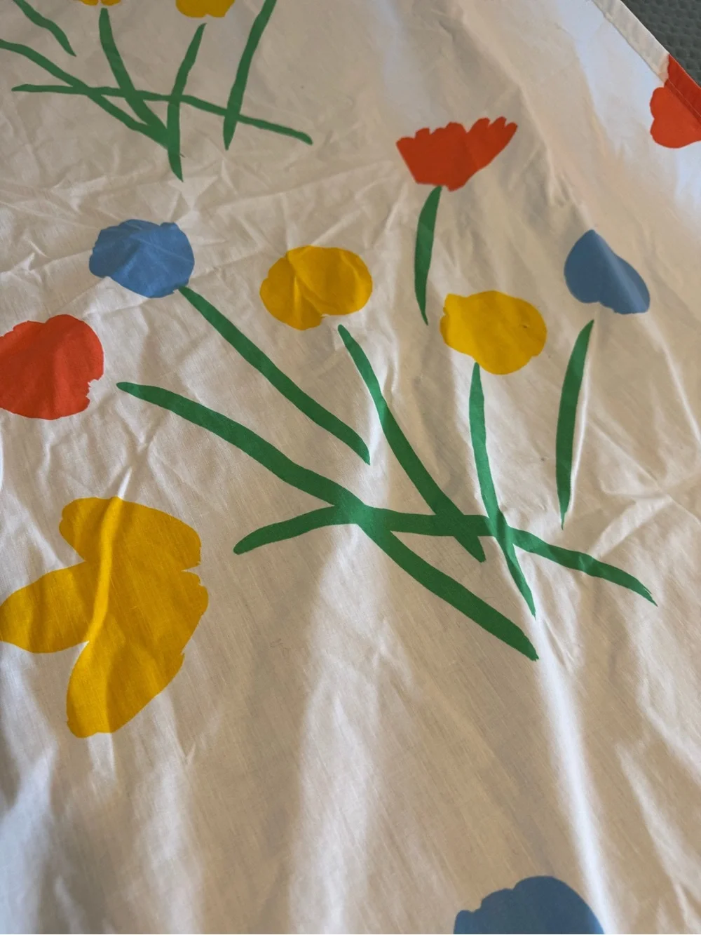 Vintage Floral Print White Cotton Fabric with Red, Yellow & Blue Blooms 80’s
